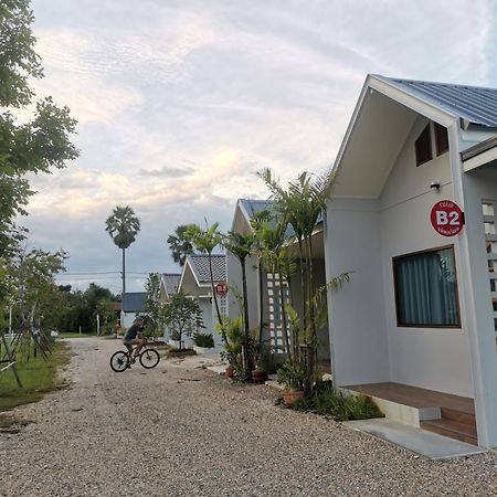 Numhom Resort Ban Nong Chum Saeng Eksteriør bilde