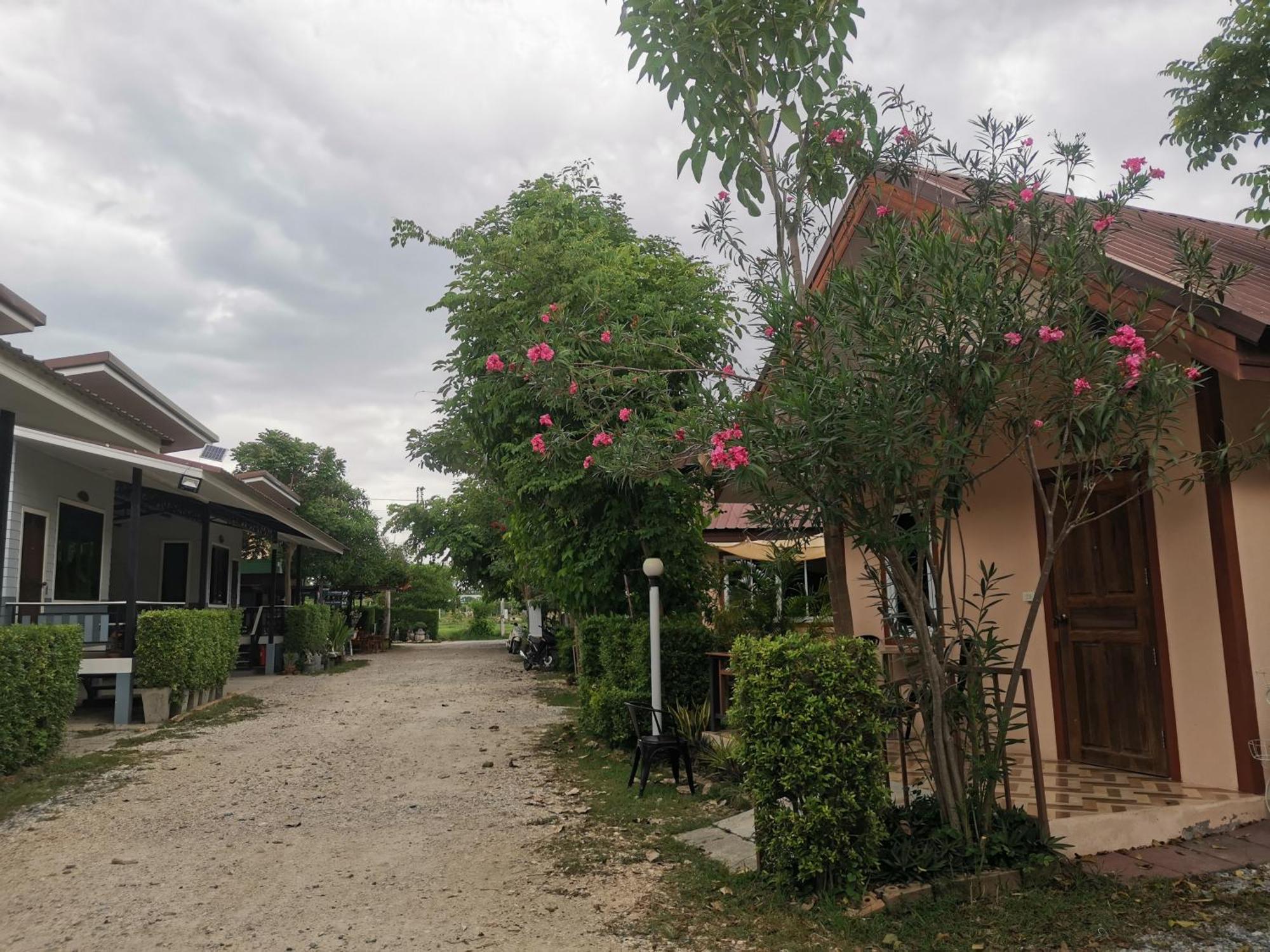 Numhom Resort Ban Nong Chum Saeng Eksteriør bilde