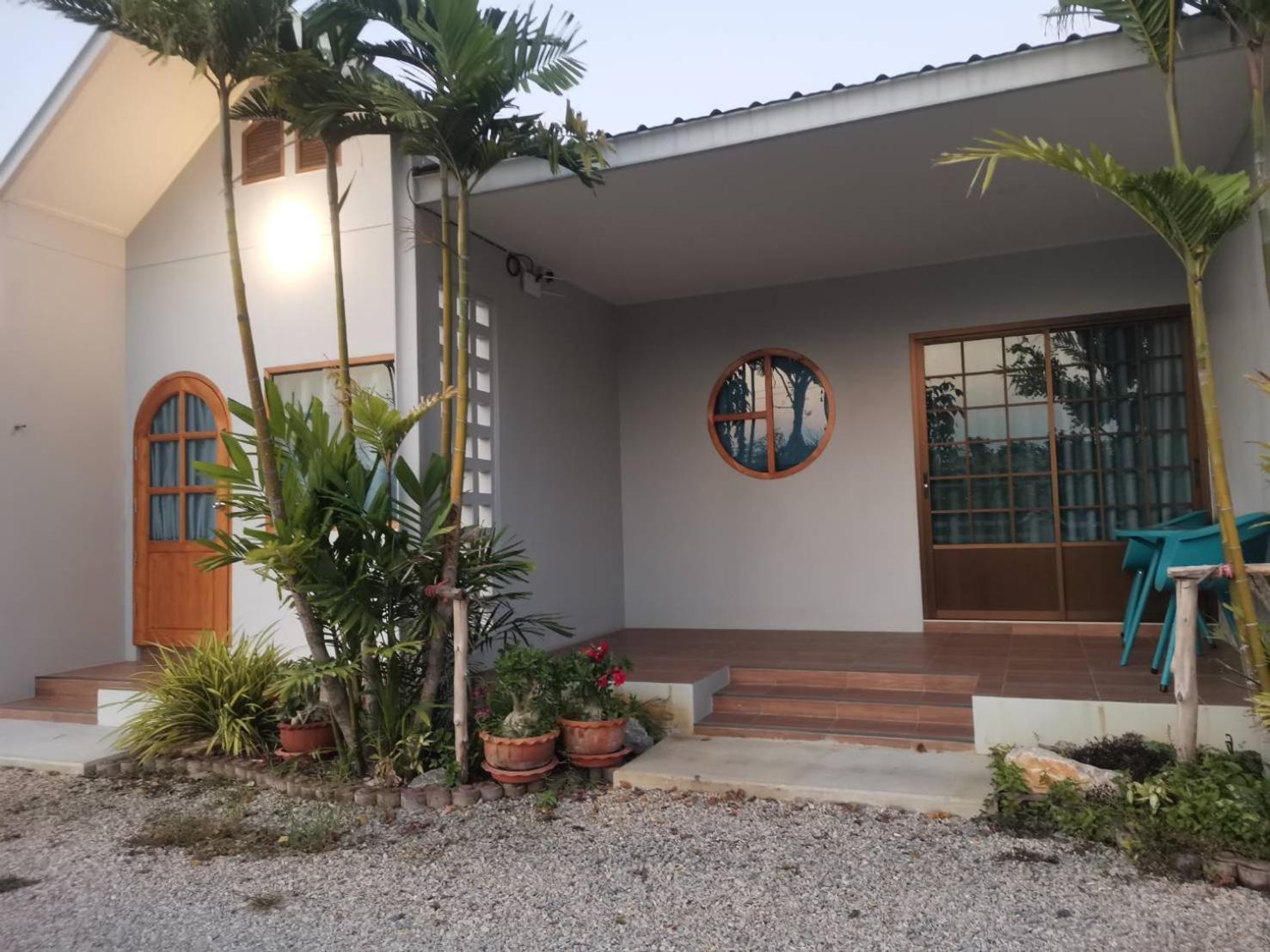 Numhom Resort Ban Nong Chum Saeng Eksteriør bilde